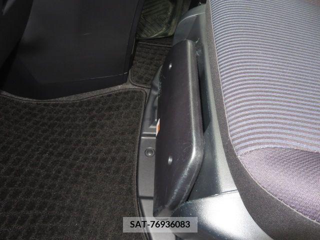Toyota NOAH 2020-01 384312-7