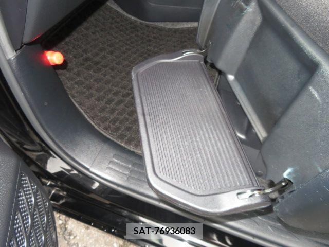 Toyota NOAH 2020-01 384312-5