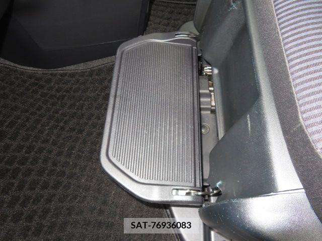 Toyota NOAH 2020-01 384312-6