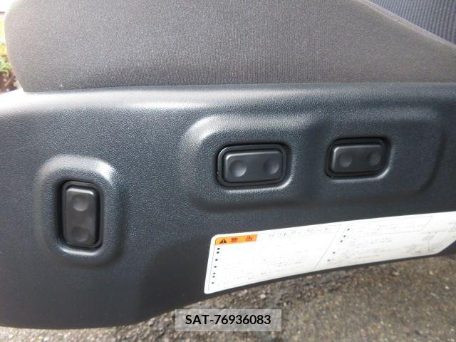 Toyota NOAH 2020-01 384312-3