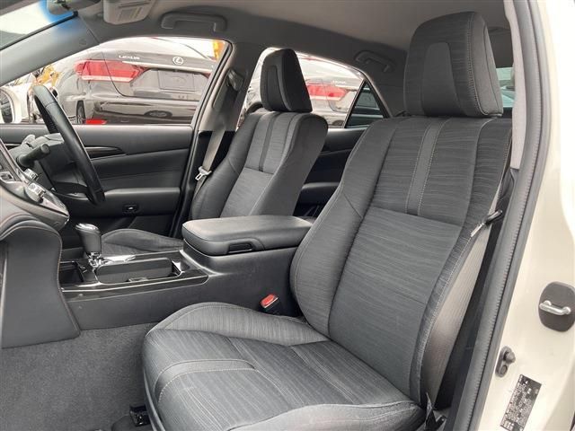 Toyota CROWN SEDAN 2013-04 1086-17