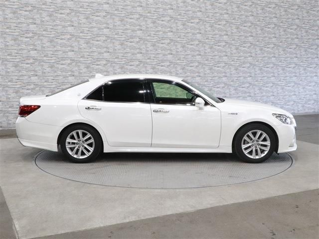 Toyota CROWN SEDAN 2013-04 1086-5