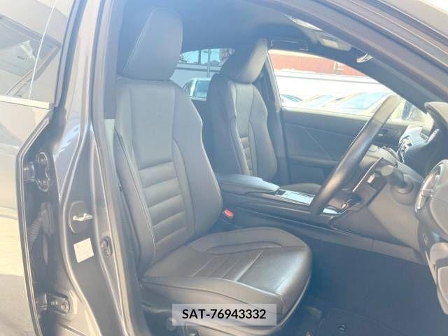 Lexus IS 2021-05 275776-9