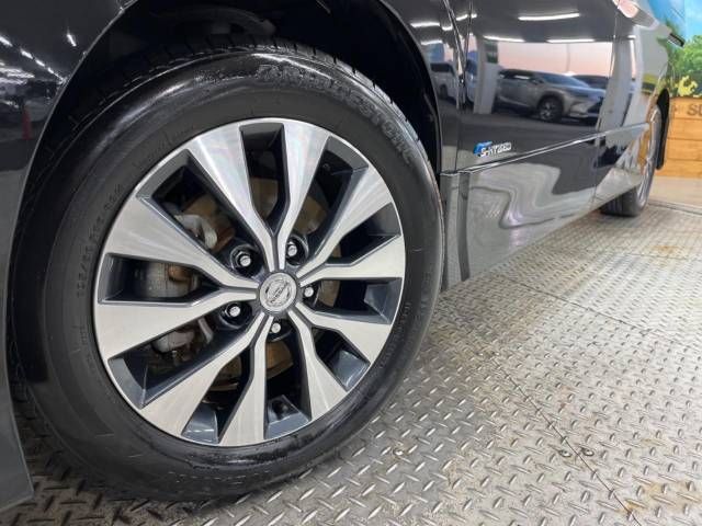 Nissan SERENA 2017-06 15789-13