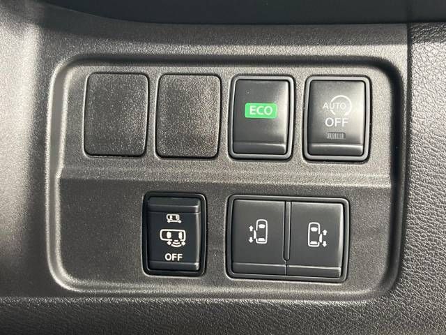 Nissan SERENA 2017-06 15789-4