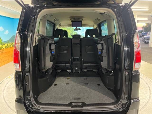 Nissan SERENA 2017-06 15789-10