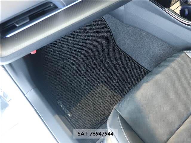 Toyota PRIUS PHV 2024-06 366805-10