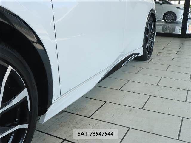 Toyota PRIUS PHV 2024-06 366805-17