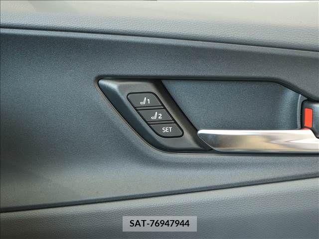 Toyota PRIUS PHV 2024-06 366805-5