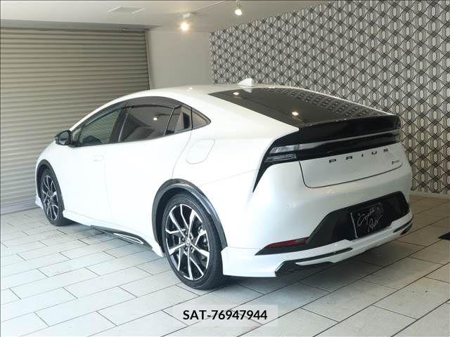 Toyota PRIUS PHV 2024-06 366805-1