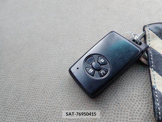 Toyota COROLLA AXIO 2009-02 221526-21