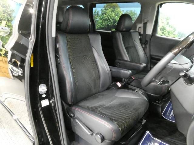 Toyota VELLFIRE 2014-08 13915-7