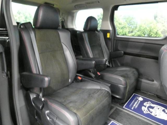 Toyota VELLFIRE 2014-08 13915-8