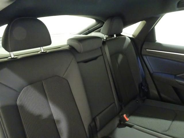 Audi Q3 2021-03 17042-12