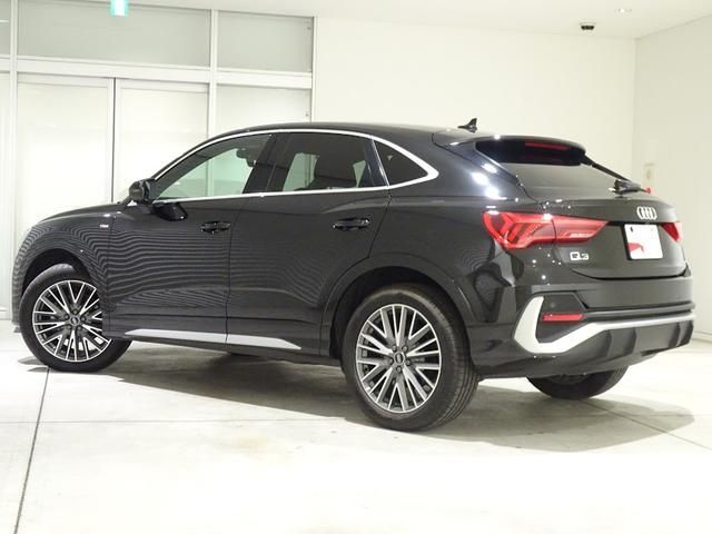 Audi Q3 2021-03 17042-3
