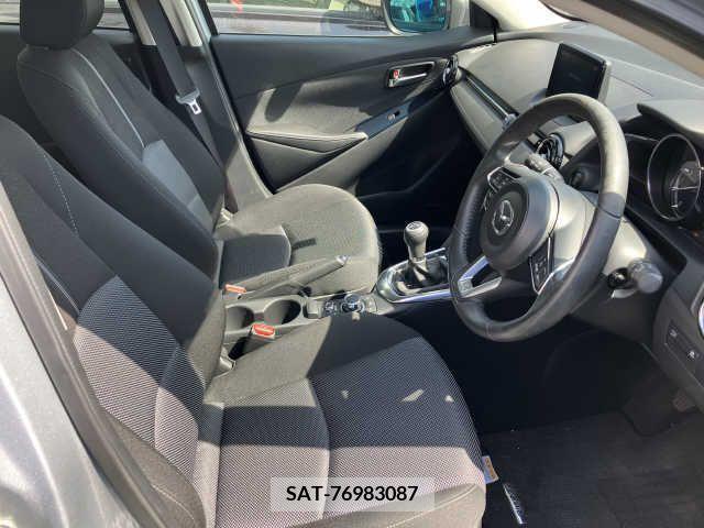 Mazda DEMIO 2017-01 232133-3