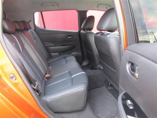 Nissan LEAF 2020-02 28568-4