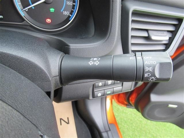 Nissan LEAF 2020-02 28568-27