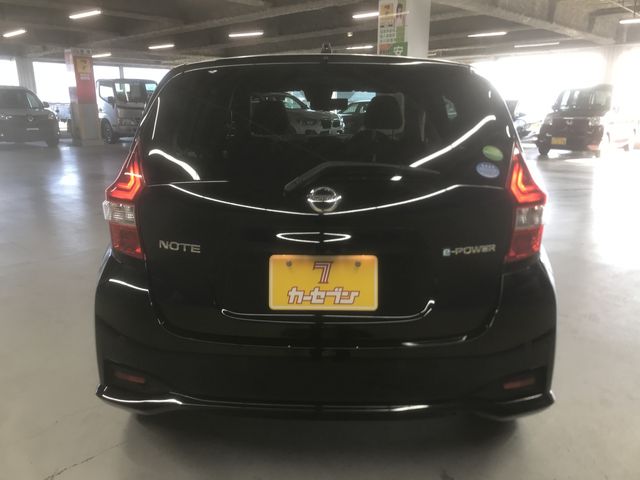 Nissan NOTE 2018-10 192676-6
