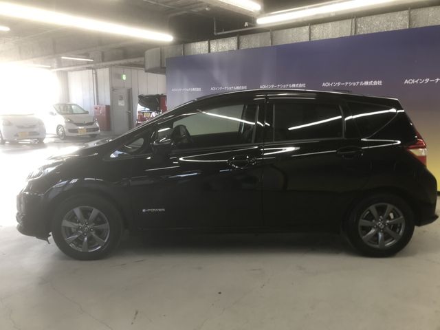 Nissan NOTE 2018-10 192676-8