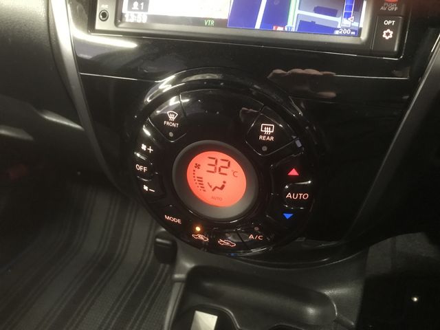 Nissan NOTE 2018-10 192676-12