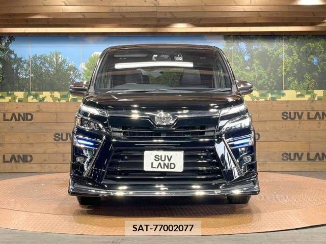 Toyota VOXY 2021-11 370329-16