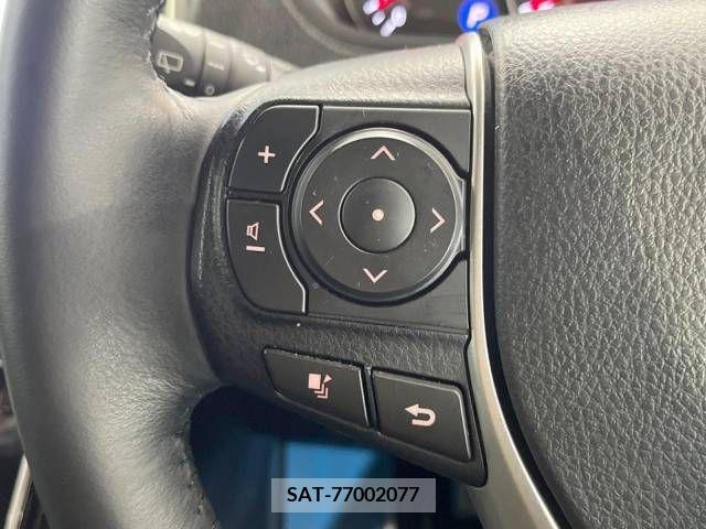Toyota VOXY 2021-11 370329-7