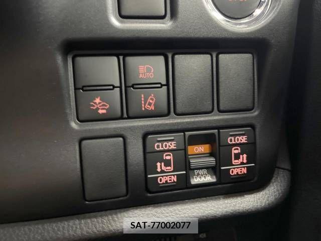Toyota VOXY 2021-11 370329-5