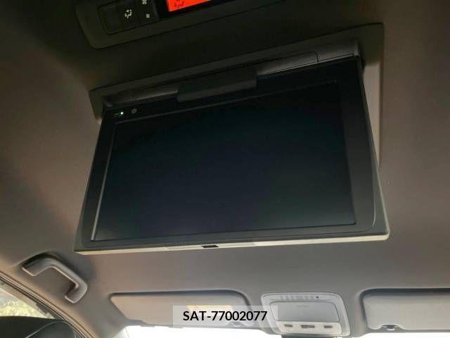 Toyota VOXY 2021-11 370329-4