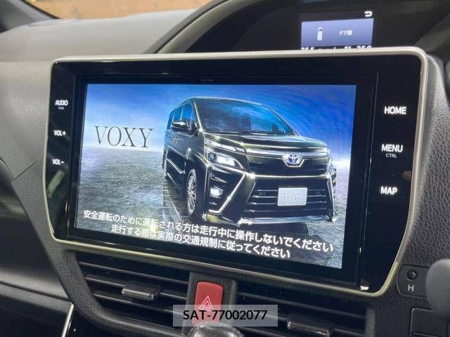 Toyota VOXY 2021-11 370329-2