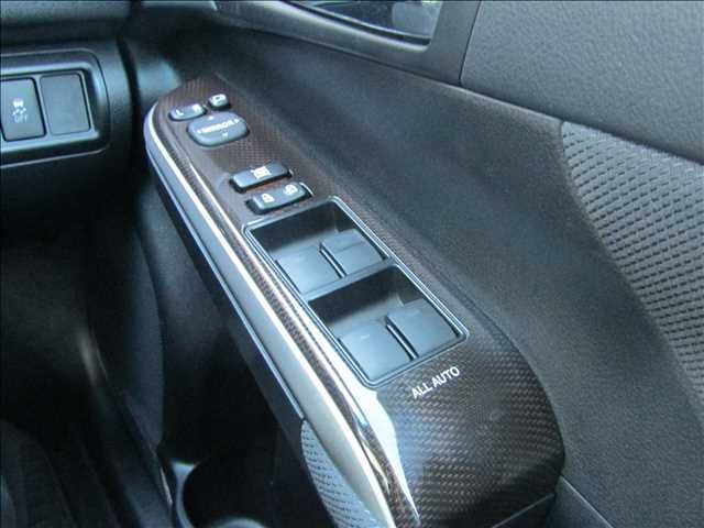 Toyota CAMRY HYBRID 2013-08 193218-13