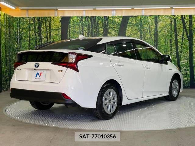 Toyota PRIUS 2019-09 322551-17