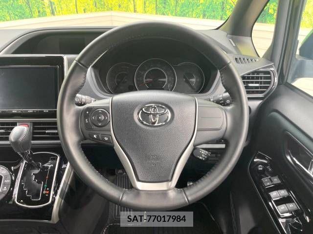 Toyota VOXY 2018-07 241490-11