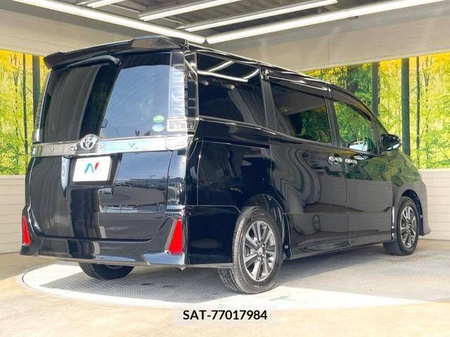 Toyota VOXY 2018-07 241490-17