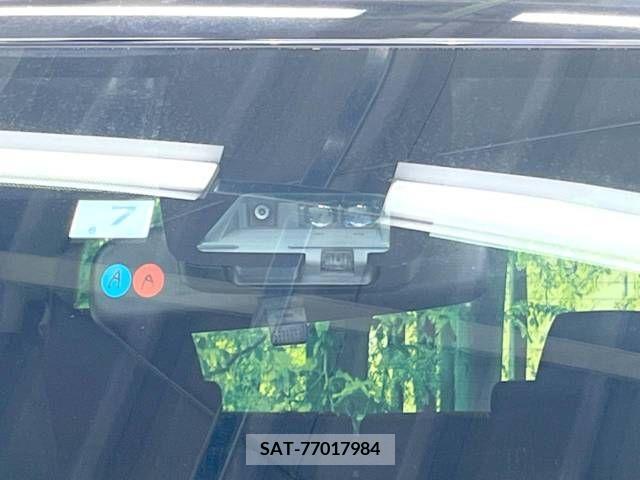 Toyota VOXY 2018-07 241490-2