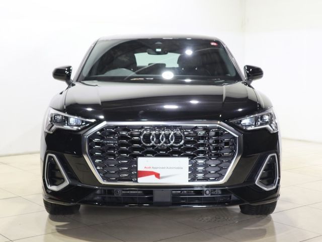 Audi Q3 2021-07 193929-1