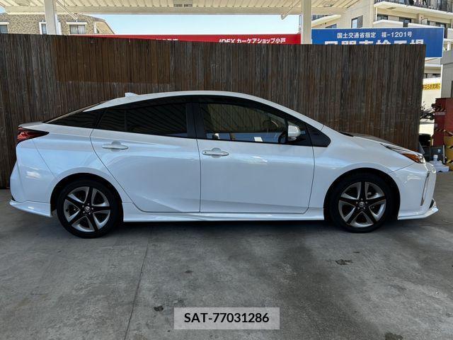 Toyota PRIUS 2021-06 281739-5