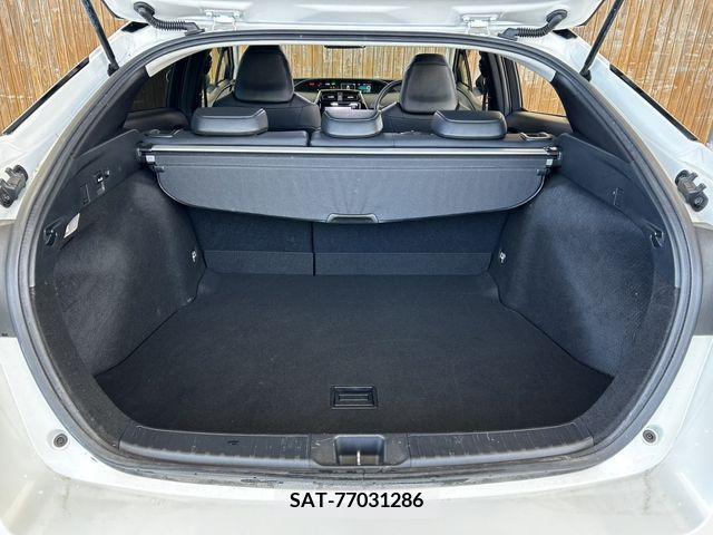 Toyota PRIUS 2021-06 281739-13