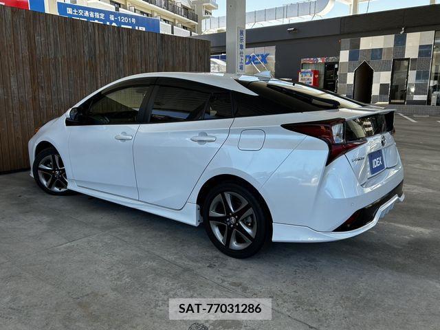 Toyota PRIUS 2021-06 281739-8