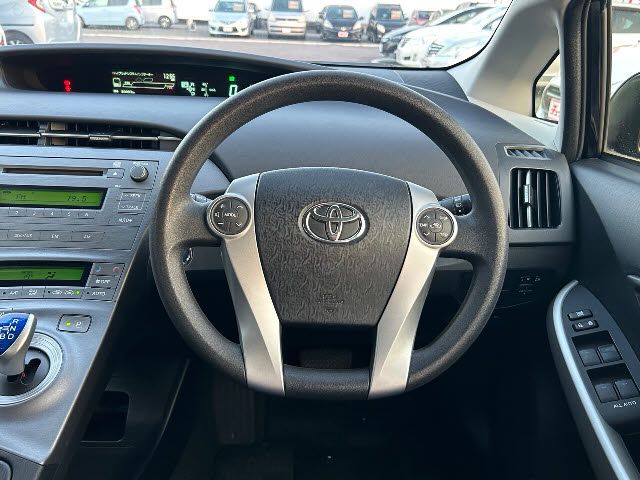 Toyota PRIUS 2014-10 192447-13