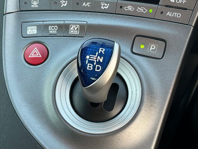 Toyota PRIUS 2014-10 192447-19