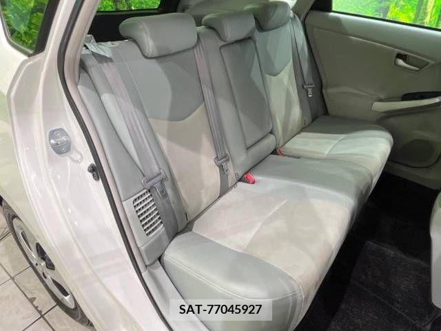 Toyota PRIUS PHV 2012-06 220666-10