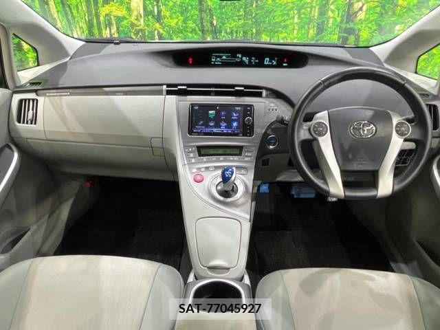 Toyota PRIUS PHV 2012-06 220666-1