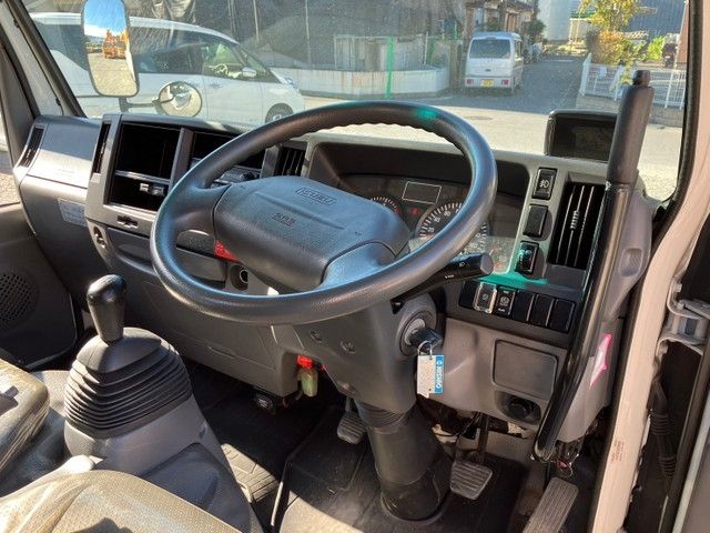 Isuzu ELF TRUCK 2014-02 188835-1