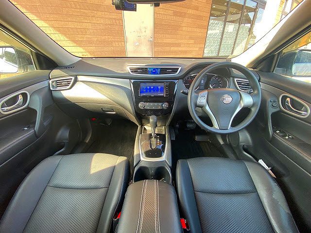 Nissan X-TRAIL 2015-02 21125-1