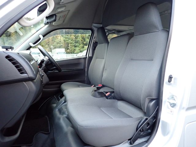 Toyota HIACE VAN 2018-10 193103-23