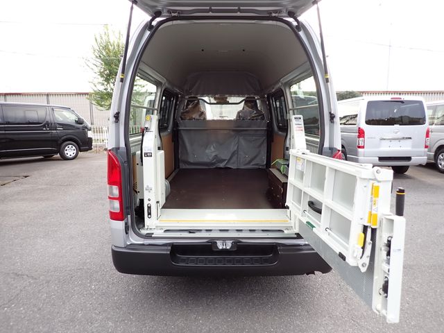 Toyota HIACE VAN 2018-10 193103-6