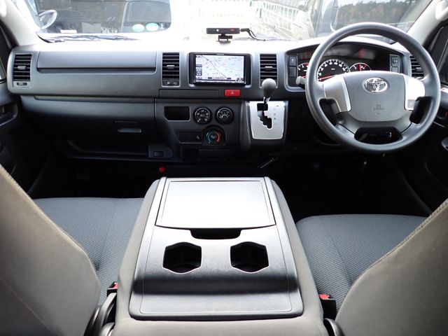 Toyota HIACE VAN 2018-10 193103-10