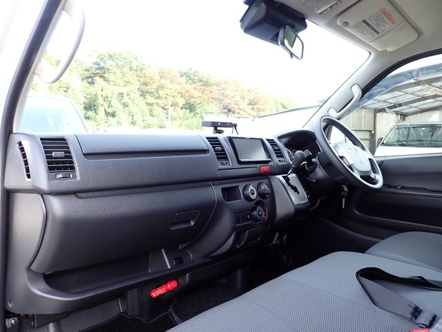 Toyota HIACE VAN 2018-10 193103-22