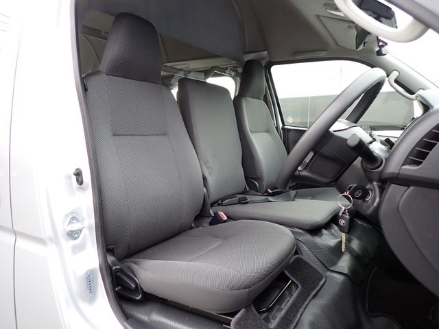 Toyota HIACE VAN 2018-10 193103-20